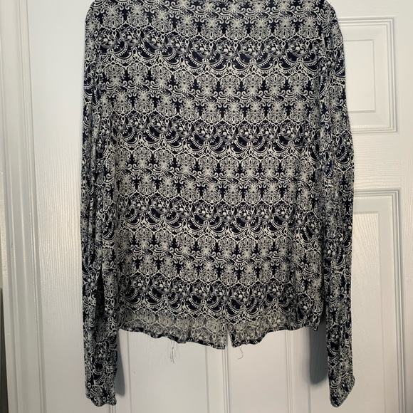 AE buttoned blouse - Picture 3 of 3